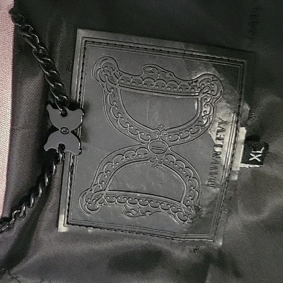 Dawn Levy - Picture 9 of 9